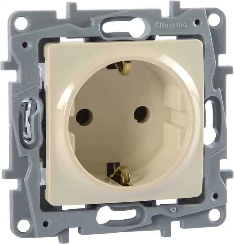 Legrand 768414 Raventi Krem Topraklı Priz Legrand 768414 Raventi Krem Topraklı Priz