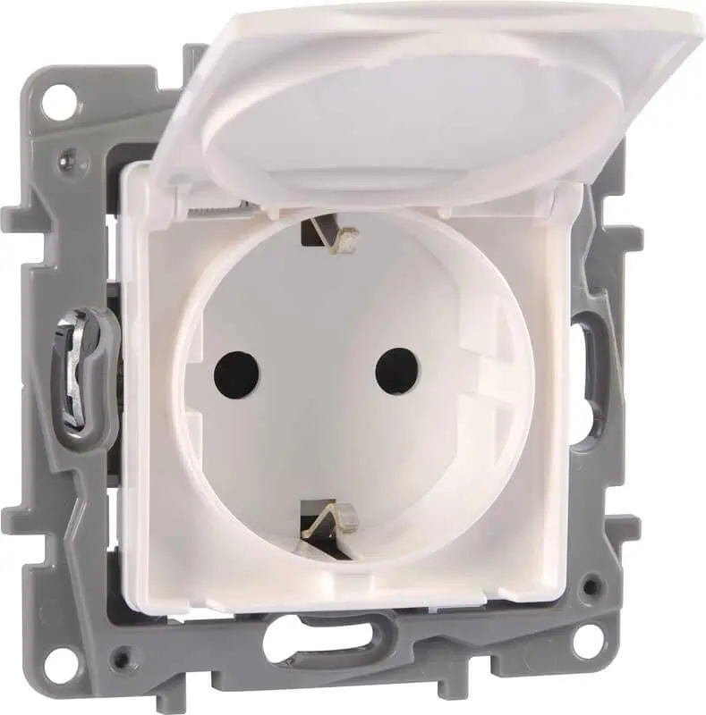 Legrand 767118 Salbei Beyaz Kapaklı Topraklı Priz Legrand 767118 Salbei Beyaz Kapaklı Topraklı Priz