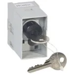 Legrand 026578 DPX³ 630 çekmeceli ve motorlu tip için kilit tertibatı düz anahtarlı tip