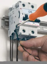 Legrand 406258 Kaçak akım ve sigortalar için yardımcı enversör kontak 6A NA+NK