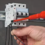 Legrand 406258 Kaçak akım ve sigortalar için yardımcı enversör kontak 6A NA+NK