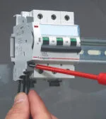 Legrand 406258 Kaçak akım ve sigortalar için yardımcı enversör kontak 6A NA+NK