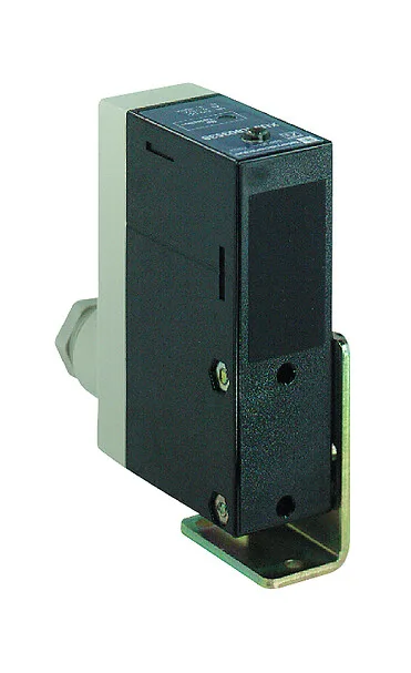 XUJK803538 Telemecanique Sensors XUJK803538 Xuj 12-24V DC Cisimden Yansımalı Fotoelektrik Sensör