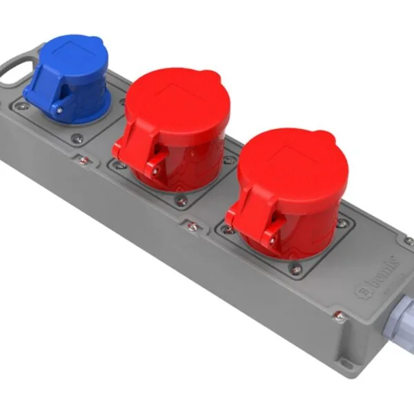 Bemis 5/32A. 380V. 2 Ad. + 3/16A. 220V. 1 Ad. IP44