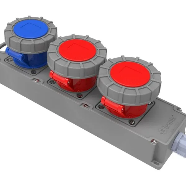 Bemis 5/16A. 380V. 2 Ad. + 3/16A. 220V. 1 Ad. IP67