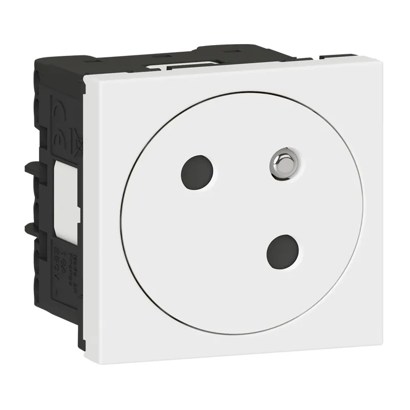 Legrand 077158L Düz Yüzey UPS Priz, 45°, Ç.k, Otomatik, 16A, 250V~, 2M, Antim