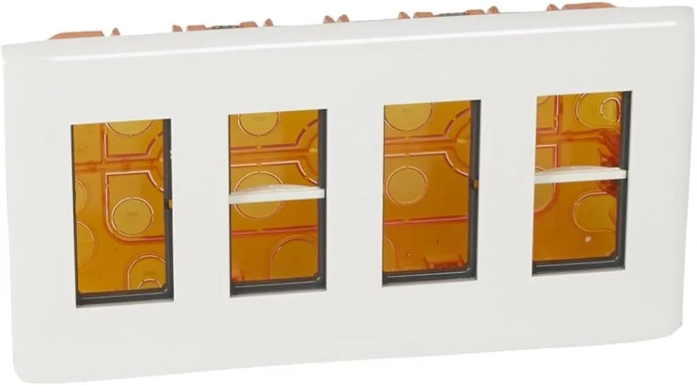 Legrand 078874L Çalışma Alanları İçin Sıva Altı Çoklu Çerçeveler, 4 X 4M, Beyaz