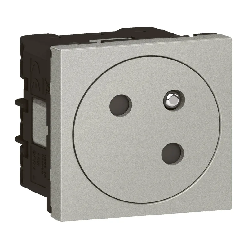 Legrand 079245L Düz Yüzey UPS Priz, 45°, Ç.k, Otomatik, 16A, 250V~, 2M, Alü