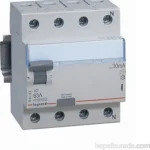 Legrand 423131 Dpx³ 250 Hp TM 200A 3P 70KA — Kompakt Şalterler