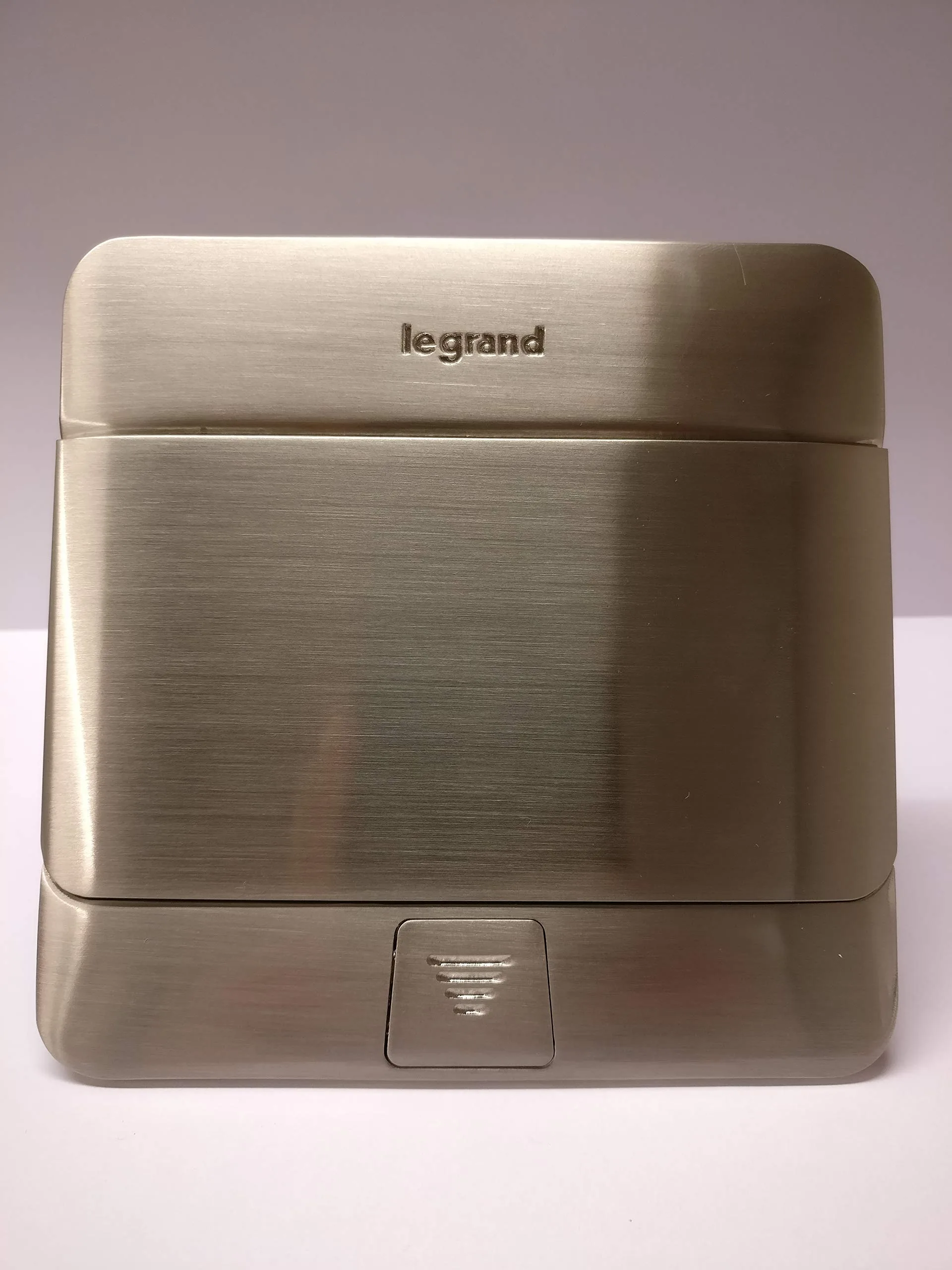 Legrand 669608 DMX-SP 2500 Çekmeceli Tip için Kilit Butonu