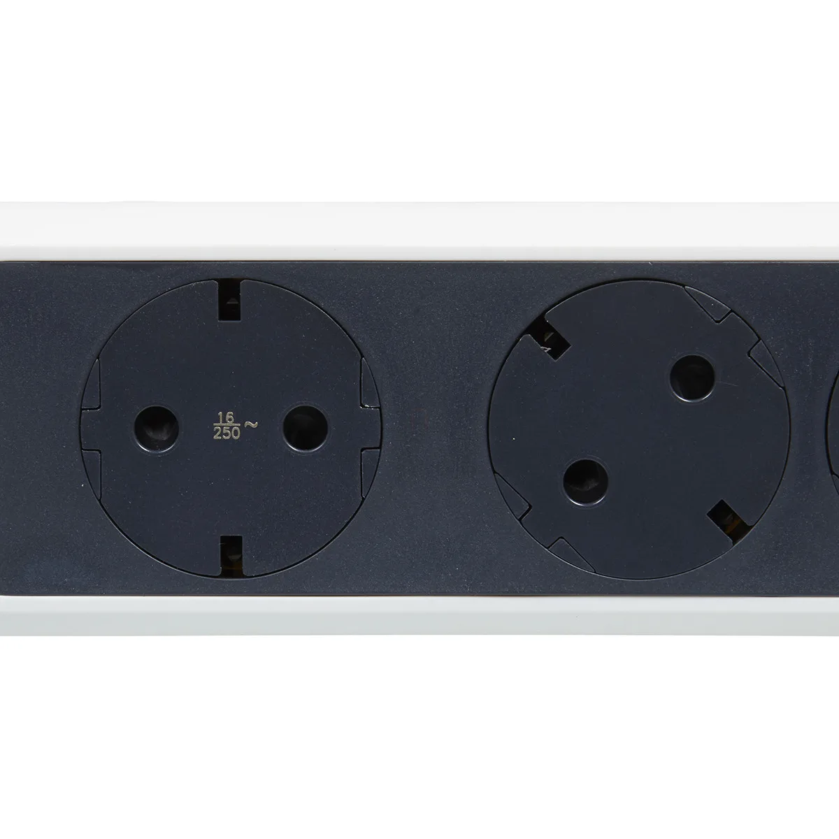 Legrand 694535 Grup Priz 3X2P+T Rotfıx 3M B/n