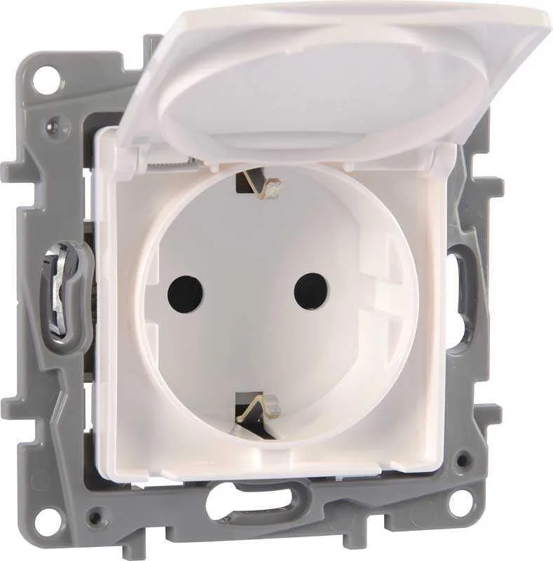 Legrand 767188 1XC Tipi USB Priz + 2P+E Priz, 1500MA, Beyaz